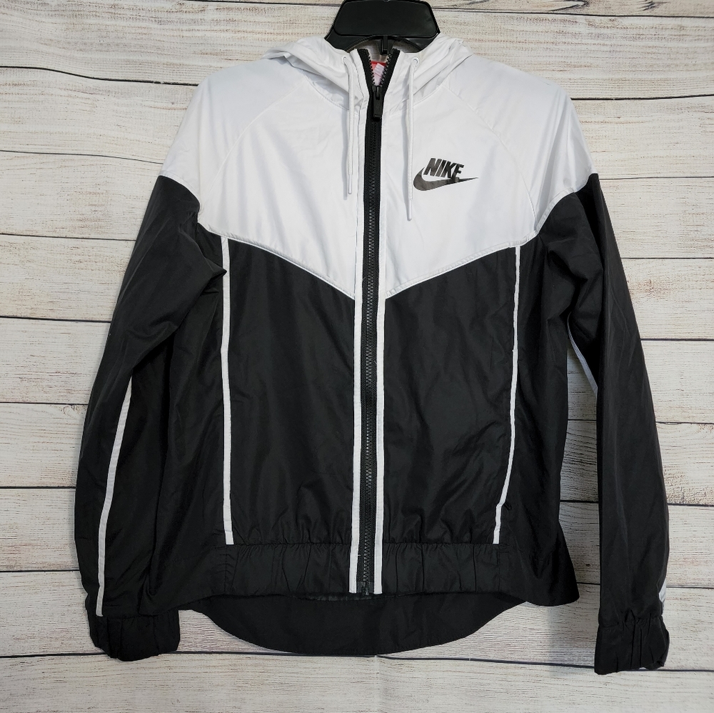 Nike Woven Windrunner Windbreaker Jacket Dip Up Black White S 833495-011
